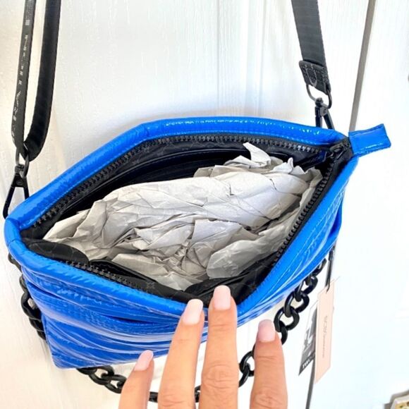 BCBG 2 IN 1 PUFFY ZIP TOP CROSSBODY SHOULDER BAG NWT INDIGO BLU - Picture 13 of 16